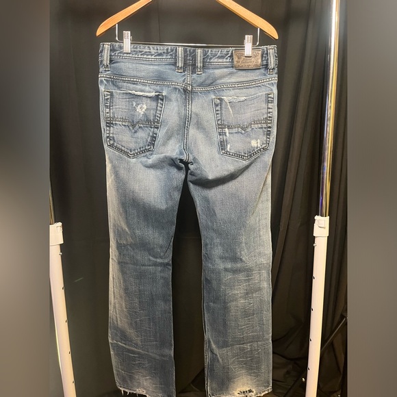 Men’s Diesel Jeans - Picture 2 of 4